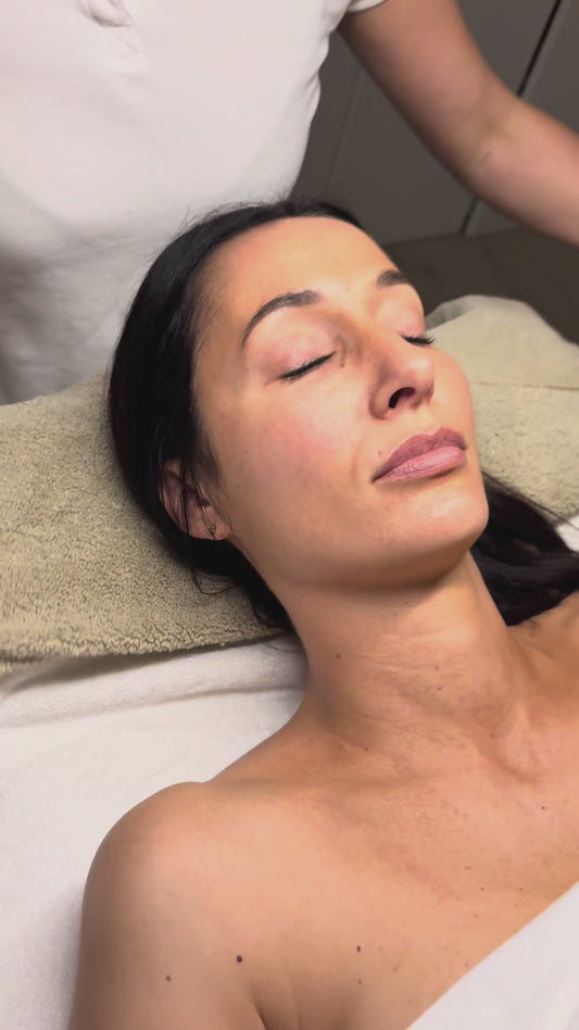 FACIAL LUMINA | EFECTO LIFTING Y RENOVACIÓN TOTAL